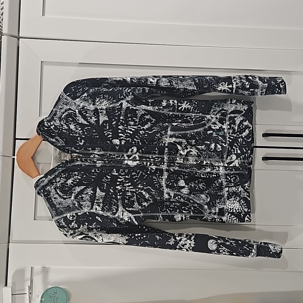 Lucky Brand Street Art Woman's Hoodie
